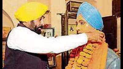 Mann recalled Sarabha’s role as an active member of the Ghadar Party and his relentless efforts both abroad and in India for the country’s freedom struggle (HT File Photo) Mann recalled Sarabha’s role as an active member of the Ghadar Party and his relentless efforts both abroad and in India for the country’s freedom struggle (HT File Photo)