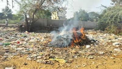 The new initiative in Bengaluru will allow authorities to fine offenders up to ₹1 lakh and impose five years potential jail time for burning garbage. (HT) The new initiative in Bengaluru will allow authorities to fine offenders up to ₹1 lakh and impose five years potential jail time for burning garbage. (HT)