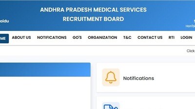 <p>అర్హతలు, దరఖాస్తు విధానానికి సంబంధించిన పూర్తి వివరాలను <a href="https://apmsrb.ap.gov.in/msrb/" target="_blank">https://apmsrb.ap.gov.in/msrb/</a> వెబ్ సైట్ లో చూడొచ్చు.</p> 