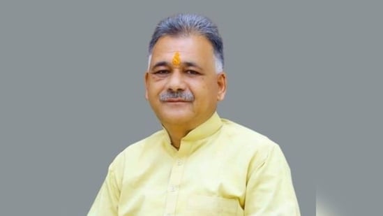 The MP minister claimed the British had projected several people as "fake social reformers" and promoted those who encouraged conversions. (X)