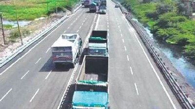India’s first six-lane bituminous steel slag road in Surat, Gujarat. (CRRI) India’s first six-lane bituminous steel slag road in Surat, Gujarat. (CRRI)