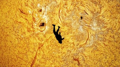A photographer stunned the internet with a skydiver aligned with the Sun, drawing reactions including praise from Elon Musk. (X/@AJamesMcCarthy) A photographer stunned the internet with a skydiver aligned with the Sun, drawing reactions including praise from Elon Musk. (X/@AJamesMcCarthy)