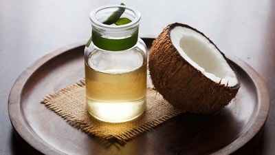 মুখে নারকল তেল লাগানো কি আদৌ উচিত?