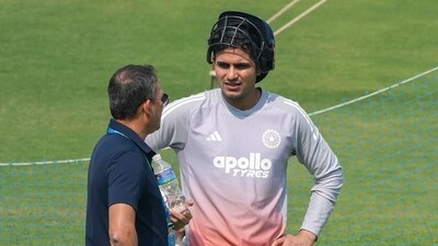 India's captain Shubman Gill (right) during a training session on the eve of the first Test cricket match between India and South Africa (PTI)
