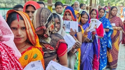 Women wait for their turn to cast votes during the Bihar assembly elections, in Bihar's West Champaran. (HT) Women wait for their turn to cast votes during the Bihar assembly elections, in Bihar's West Champaran. (HT)