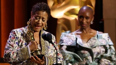 Debbie Allen receives the Honorary Oscar Award during the Academy of Motion Picture Arts and Sciences' 16th Governors Awards. It was presented by Cynthia Erivo. REUTERS/Mario Anzuoni (REUTERS)