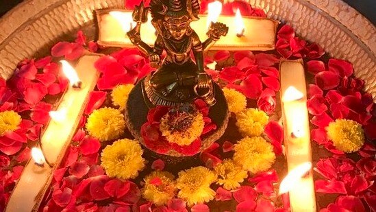 Poli Swargam: ఈ ఏడాది పోలి పాడ్యమి 21న, 22న? తేదీ, సమయం, పూజా విధానం (pinterest)