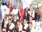 Himachal chief minister Sukhvinder Singh Sukhu with Sri Sri Ravi Shankar on Tuesday. (Source:X)