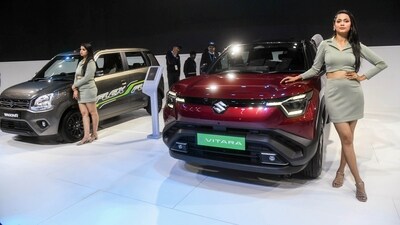 The Maruti Suzuki e Vitara made its debut at the Auto Expo. As of now, we do not know the specifications of the model that will go on sale in the Indian market. However, what we do know is that Maruti Suzuki will launch the e Vitara on December 2nd. There could be two battery packs on offer with a range of up to 500 km. It will be based on the Heartect-e EV platform. The Maruti Suzuki e Vitara made its debut at the Auto Expo. As of now, we do not know the specifications of the model that will go on sale in the Indian market. However, what we do know is that Maruti Suzuki will launch the e Vitara on December 2nd. There could be two battery packs on offer with a range of up to 500 km. It will be based on the Heartect-e EV platform. 