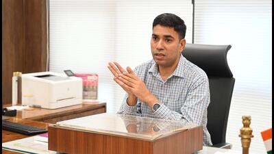 Dahiya will continue as municipal commissioner, marking the second instance in recent years where both key civic bodies are headed by the same official. (HT Photo) Dahiya will continue as municipal commissioner, marking the second instance in recent years where both key civic bodies are headed by the same official. (HT Photo)