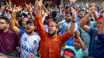 ভারত যদি শেখ হাসিনাকে বাংলাদেশে ফেরত না পাঠায়, তাহলে বাংলাদেশে ভারতীয় সন্ত্রাসীদের আশ্রয় দেওয়ার হুমকি লেফটেন্যান্ট কর্নেল (অবসরপ্রাপ্ত) হাসিনুর রহমানের (PTI) ভারত যদি শেখ হাসিনাকে বাংলাদেশে ফেরত না পাঠায়, তাহলে বাংলাদেশে ভারতীয় সন্ত্রাসীদের আশ্রয় দেওয়ার হুমকি লেফটেন্যান্ট কর্নেল (অবসরপ্রাপ্ত) হাসিনুর রহমানের (PTI)