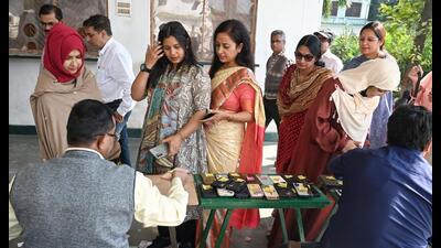 People cast their votes during the LUACTA elections at Mumtaz PG College in Lucknow. (Mushtaq Ali/HT Photo)