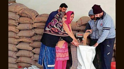 Ration depot holders claimed that despite assurances, many of them are still awaiting restoration of their supplies. (HT Photo) Ration depot holders claimed that despite assurances, many of them are still awaiting restoration of their supplies. (HT Photo)