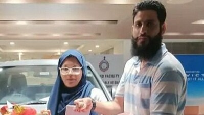 A picture of two doctors - Shaheen Shahid and Muzammil Ahmad Ganaia, surfaced online (HT Photo) A picture of two doctors - Shaheen Shahid and Muzammil Ahmad Ganaia, surfaced online (HT Photo)