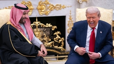 Donald Trump and Mohammed bin Salman, Saudi Arabia's crown prince, during a meeting in the Oval Office of the White House in Washington, DC, US, on Tuesday, Nov. 18, 2025. (Bloomberg)