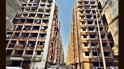 The BMC and the building committee allocated the rooms to people without a lottery in HDIL buildings. (Raju Shinde) The BMC and the building committee allocated the rooms to people without a lottery in HDIL buildings. (Raju Shinde)