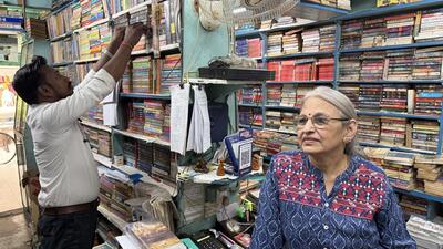 The one in Shankar Market continues to remain a lending library. This afternoon, the owner, the genial Manjula Sharma, is pacing inside her library, crammed with thousands of old paperbacks. (HT Photo) The one in Shankar Market continues to remain a lending library. This afternoon, the owner, the genial Manjula Sharma, is pacing inside her library, crammed with thousands of old paperbacks. (HT Photo)