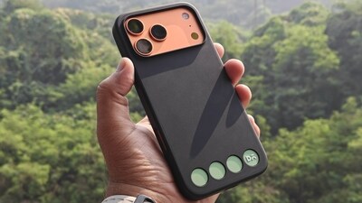 Apple is testing iPhone Pro cases that may add touch controls to give users new ways to use the device. (HT)