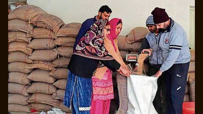 Dealers say the eKYC process has sharply reduced the number of registered beneficiaries at several depots. (HT Photo) Dealers say the eKYC process has sharply reduced the number of registered beneficiaries at several depots. (HT Photo)