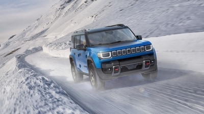 The 2026 Jeep Recon EV debuts in the Moab trim with Gloss Black accents, illuminated seven-slot grille, and Wrangler-inspired LED tail-lamps The 2026 Jeep Recon EV debuts in the Moab trim with Gloss Black accents, illuminated seven-slot grille, and Wrangler-inspired LED tail-lamps