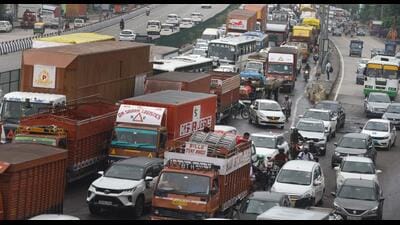Officials said additional deployments are planned in crowded areas for smooth traffic flow. (HT archive) Officials said additional deployments are planned in crowded areas for smooth traffic flow. (HT archive)