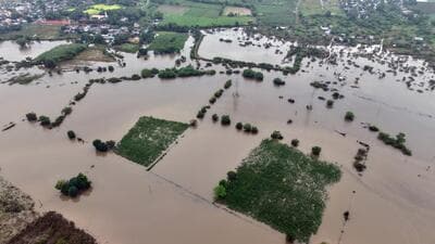 Solapur, India. Sep 27, 2025 - An aerial view of the flood-affected Hatur village in the Solapur district shows the impact of heavy rains that have been battering Marathwada and Western Maharashtra. In just the past four days, eight people have lost their lives, and more than 150 villages have been affected by the intense downpour. Solapur, India. Sep 27, 2025 . (Photo by Raju Shinde/HT Photo) (Raju Shinde)