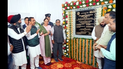 UT administrator Gulab Chand Kataria and mayor Harpreet Kaur Babla laying the foundation stone of the project on Wednesday. (HT Photo)
