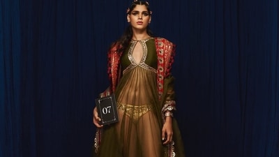 Abu-Sandeep's Art Mumbai show was all about avant-garde glamour and sensational opulence. (instagram/@abujanisandeepkhosla) Abu-Sandeep's Art Mumbai show was all about avant-garde glamour and sensational opulence. (instagram/@abujanisandeepkhosla)