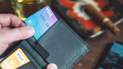 The US District Court has temporarily stopped higher fees for the EB-5 visa program, allowing USCIS to process applications under previous lower rates. (Pexel) The US District Court has temporarily stopped higher fees for the EB-5 visa program, allowing USCIS to process applications under previous lower rates. (Pexel)