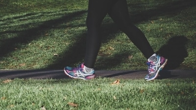 One should walk at least 10 minutes after eating a meal, and here are the 7 things that happen inside your body when you do so. (Unsplash) One should walk at least 10 minutes after eating a meal, and here are the 7 things that happen inside your body when you do so. (Unsplash)