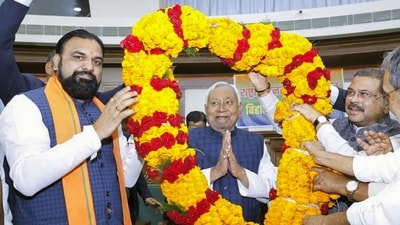 The oath-taking comes a day after Nitish Kumar staked claim to form the next government in Bihar. (HT Photo/ Santosh Kumar) The oath-taking comes a day after Nitish Kumar staked claim to form the next government in Bihar. (HT Photo/ Santosh Kumar)