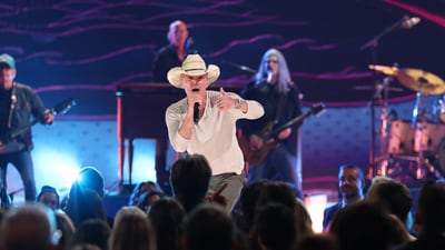 Kenny Chesney paid tribute to songwriter Brett James with the track When the Sun Goes Down at the 59th Annual Country Music Association Awards. (REUTERS)