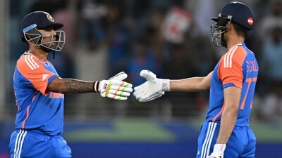 Suryakumar Yadav and Shubman Gill shake hands during an Asia Cup game. (AFP) Suryakumar Yadav and Shubman Gill shake hands during an Asia Cup game. (AFP)