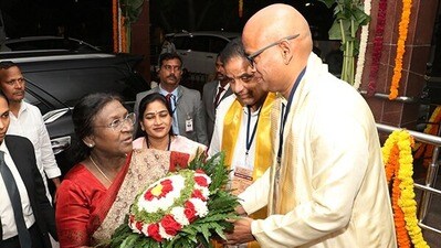 తిరుమలకు చేరుకున్న భారత రాష్ట్రపతి తిరుమలకు చేరుకున్న భారత రాష్ట్రపతి