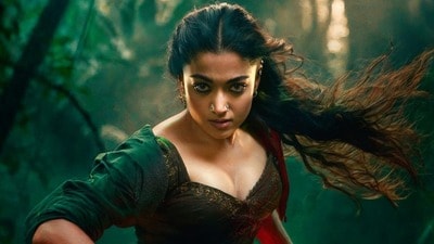 <p>థామా- ఆయుష్మాన్ ఖురానా, రష్మిక మందన్నా జంటగా నటించిన చిత్రం 'థామా' కూడా ఈ జాబితాలో ఉంది. ఇది ఐఎండీబీలో 6.4 రేటింగ్ ను కలిగి ఉంది. కామెడీతో పాటు చాలా హర్రర్ సినిమాను కూడా ఈ సినిమాలో చేర్చారు. అమెజాన్ ప్రైమ్లో త్వరలో తెలుగులో కూడా థామా ఓటీటీ రిలీజ్ కానుంది. </p> <p>థామా- ఆయుష్మాన్ ఖురానా, రష్మిక మందన్నా జంటగా నటించిన చిత్రం 'థామా' కూడా ఈ జాబితాలో ఉంది. ఇది ఐఎండీబీలో 6.4 రేటింగ్ ను కలిగి ఉంది. కామెడీతో పాటు చాలా హర్రర్ సినిమాను కూడా ఈ సినిమాలో చేర్చారు. అమెజాన్ ప్రైమ్లో త్వరలో తెలుగులో కూడా థామా ఓటీటీ రిలీజ్ కానుంది. </p>