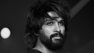 <p>టాలీవుడ్ ఐకాన్ స్టార్ అల్లు అర్జున్ మూడో స్థానానికి వచ్చాడు. పుష్ప సిరీస్ తో అతడు నార్త్ లోనూ బాగా పేరు సంపాదించాడు.</p> <p>టాలీవుడ్ ఐకాన్ స్టార్ అల్లు అర్జున్ మూడో స్థానానికి వచ్చాడు. పుష్ప సిరీస్ తో అతడు నార్త్ లోనూ బాగా పేరు సంపాదించాడు.</p>