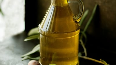 Olive oil has almost 120 calories per tablespoon. (Representative image/Unsplash) Olive oil has almost 120 calories per tablespoon. (Representative image/Unsplash)