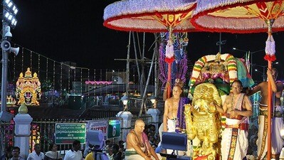సింహ వాహనంపై యోగ నరసింహుడి అలంకారంలో అమ్మవారు సింహ వాహనంపై యోగ నరసింహుడి అలంకారంలో అమ్మవారు