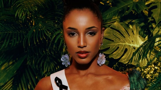 Gabrielle Henry, Miss Universe Jamaica, suffered a scary accident at the Miss Universe 2025 stage. (X)
