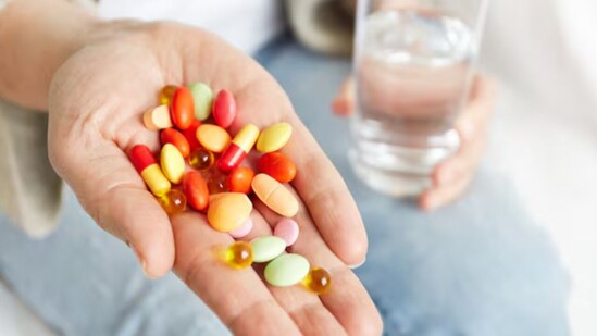 Vitamins can help you maintain heart health. (Freepik)