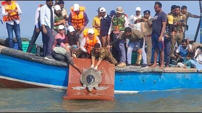 Injured wild turtle treated, satellite-tagged, released into waters Injured wild turtle treated, satellite-tagged, released into waters