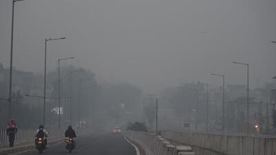 A thick layer of haze engulfs Sector 14 road on Friday. (Parveen Kumar/HT) A thick layer of haze engulfs Sector 14 road on Friday. (Parveen Kumar/HT)