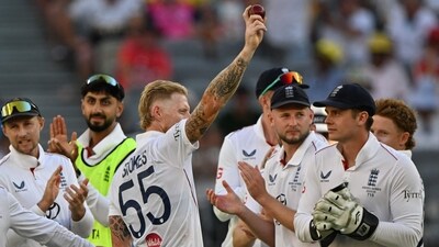 Ben Stokes took a five-wicket haul in only six overs, accounting for the dismissals of Travis Head (21), Cameron Green (24), Alex Carey (26), Mitchell Starc (12) and Scott Boland (0). (AFP)