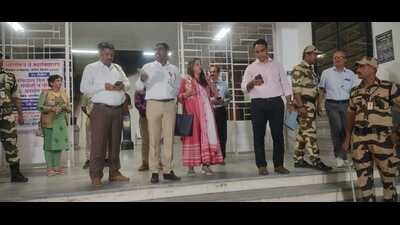 Following public outrage, the social welfare department shifted 11 of the seniors on Thursday to the Janaseva Foundation Old Age Home in Ambi. (HT) Following public outrage, the social welfare department shifted 11 of the seniors on Thursday to the Janaseva Foundation Old Age Home in Ambi. (HT)
