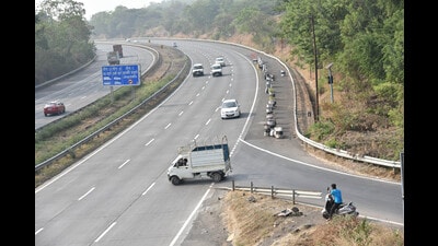 PMRDA has proposed the Ring Road to reduce traffic congestion in Pune and Pimpri-Chinchwad. In the revised plan, the road is 128 kilometres long and 75 metres wide. (REPRESENTATIVE PHOTO)