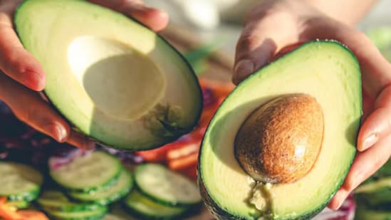 Eating avocado daily can boost heart health. (Freepik)