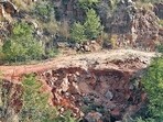 Signs of mining activity in the Aravalli range region at Gangani village in Gurugram. (HT Photo) Signs of mining activity in the Aravalli range region at Gangani village in Gurugram. (HT Photo)