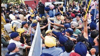 Across India, similar tensions have surfaced in recent years, from Delhi University’s disputes over appointments to Visva-Bharati’s governance controversies. (HT File) Across India, similar tensions have surfaced in recent years, from Delhi University’s disputes over appointments to Visva-Bharati’s governance controversies. (HT File)