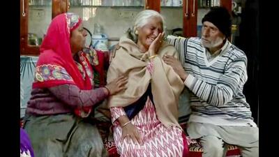 Grieving family of Wing Commander Namansh Syal at Nagrota Bagwan in Kangra on Saturday. (HT Photo) Grieving family of Wing Commander Namansh Syal at Nagrota Bagwan in Kangra on Saturday. (HT Photo)
