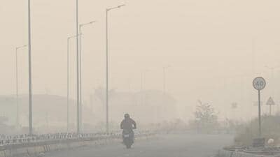 Stage 3 of Grap has been in force in Delhi since November 11. (Vipin Kumar/HT Photo) Stage 3 of Grap has been in force in Delhi since November 11. (Vipin Kumar/HT Photo)